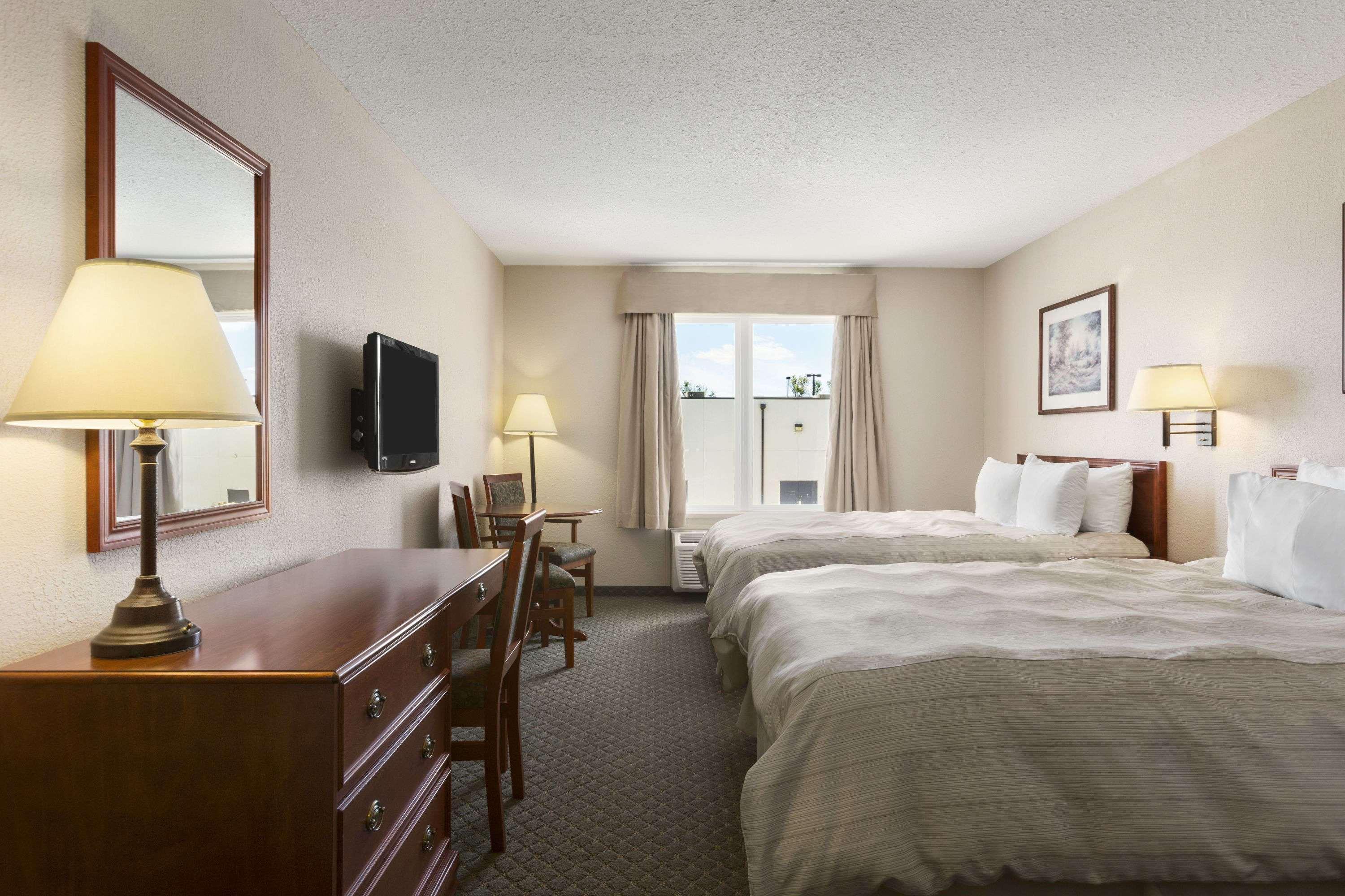 Days Inn & Suites By Wyndham Winkler Exteriör bild