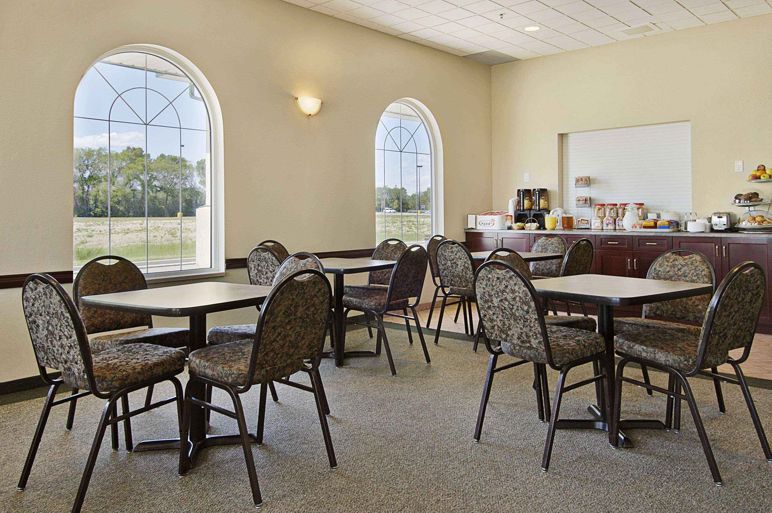 Days Inn & Suites By Wyndham Winkler Restaurang bild