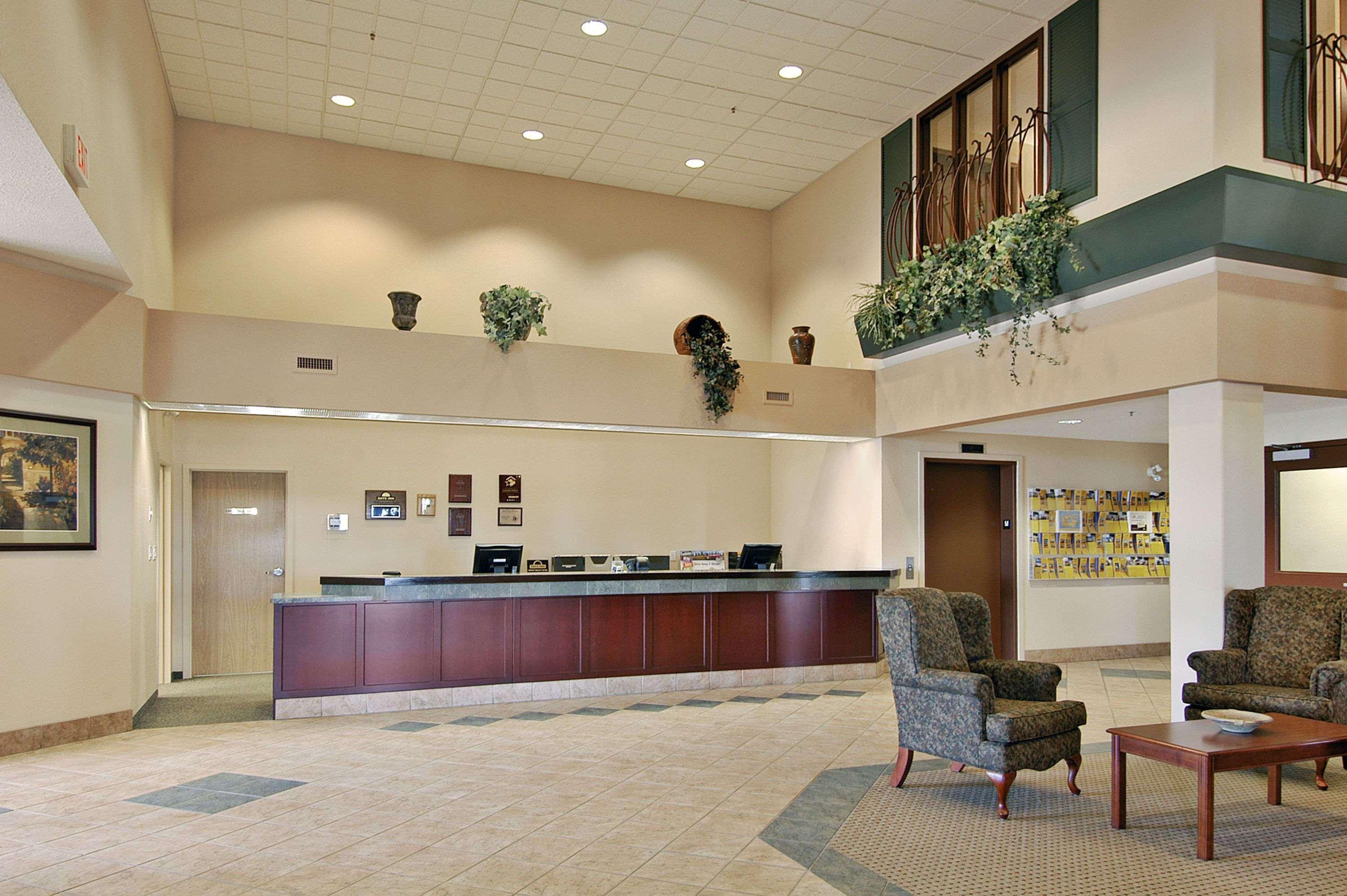 Days Inn & Suites By Wyndham Winkler Inreriör bild