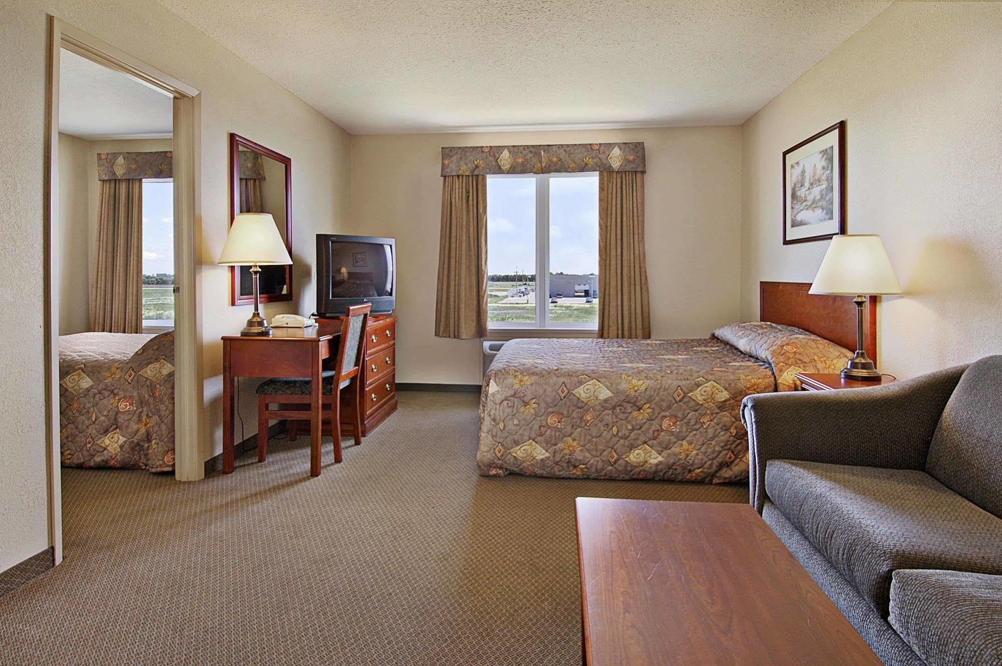 Days Inn & Suites By Wyndham Winkler Exteriör bild