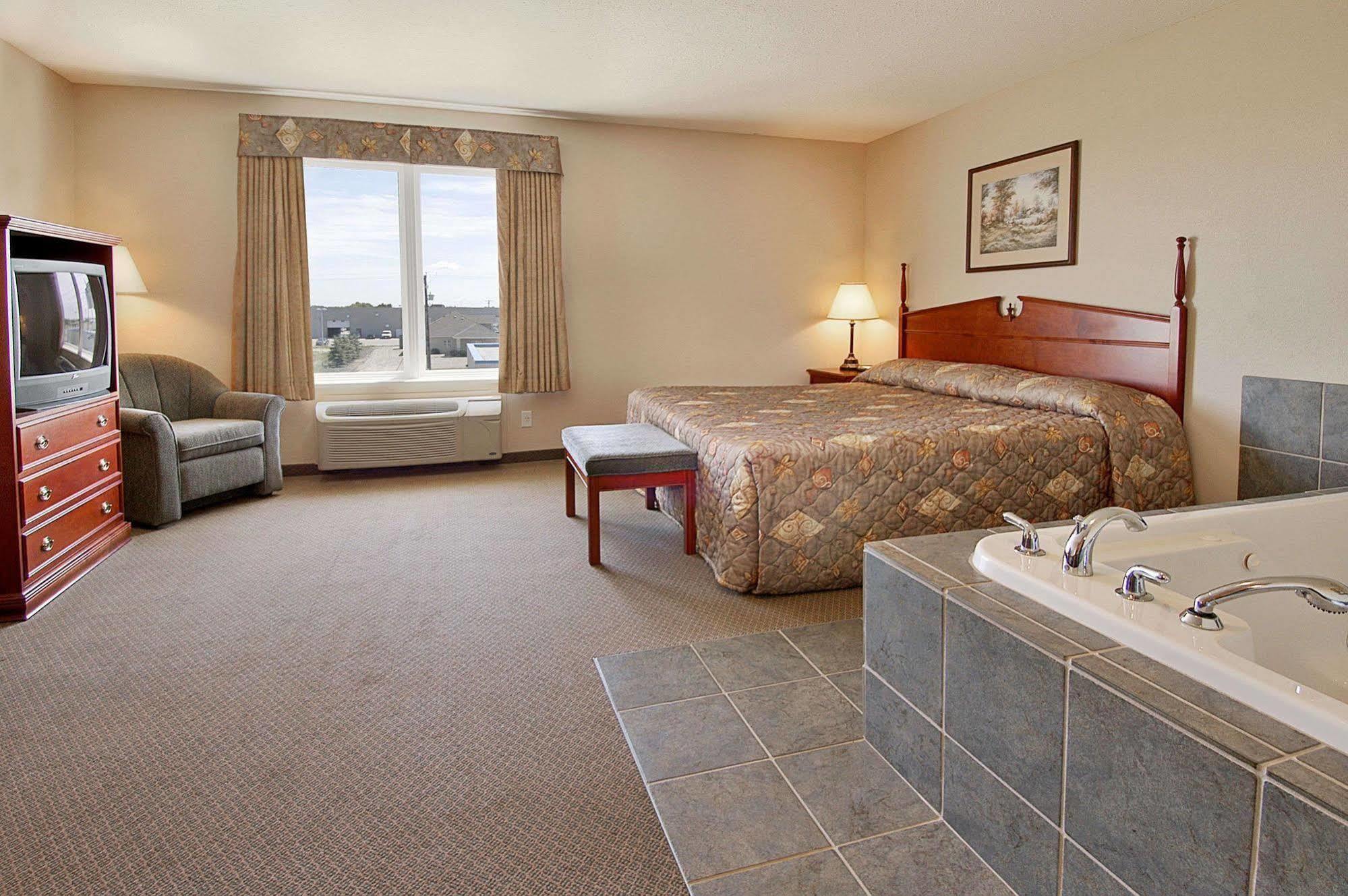 Days Inn & Suites By Wyndham Winkler Rum bild